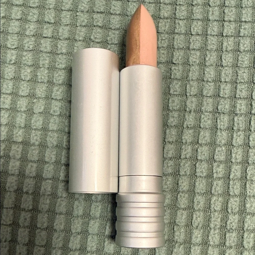 Elegant Cream Sugar Shine Lipstick